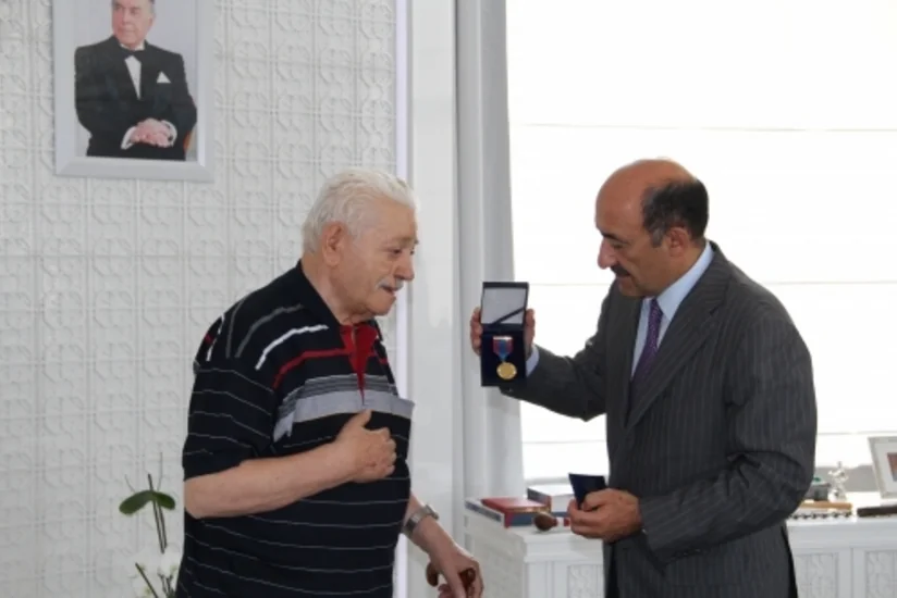 Simax Şeyda “Fəxri mədəniyyət işçisi” döş nişanı ilə təltif edilib