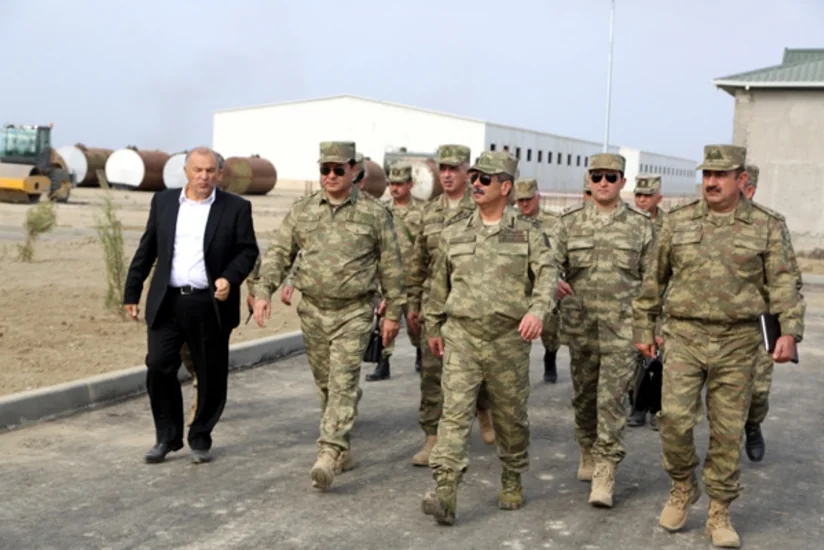 Azərbaycan cəbhə xəttində nəhəng hərbi şəhərciklər tikib - FOTO