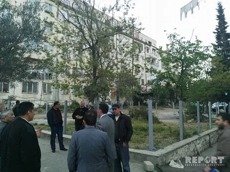 Nəsimi rayonunda sakinlər binaların arasında tikintinin başlanmasına görə etiraz aksiyası keçirirlər - FOTO