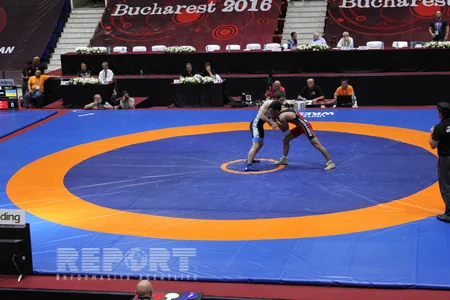 ​Azərbaycan güləşçiləri gənclərin Avropa çempionatında 1 qızıl və 1 gümüş medal qazanıb - FOTO