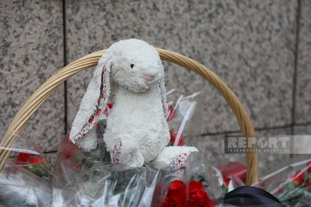 Azerbaijani citizens commemorate victims of Turkiye earthquake