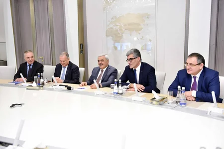 SOCAR-la “DeGolyer and MacNaughton” şirkəti arasında müqavilə imzalanıb