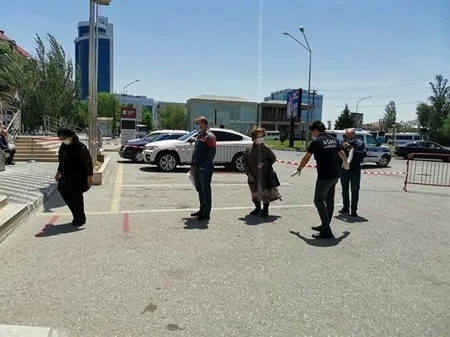 Könüllülər yeni şəraitdə fəaliyyətlərini genişmiqyaslı aksiyalarla davam etdirirlər