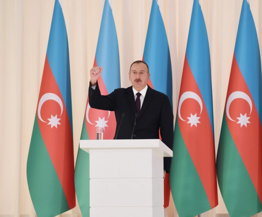 Azərbaycanın dövlət müstəqilliyinin bərpasının 25-ci ildönümünə həsr olunan rəsmi qəbul təşkil edilib