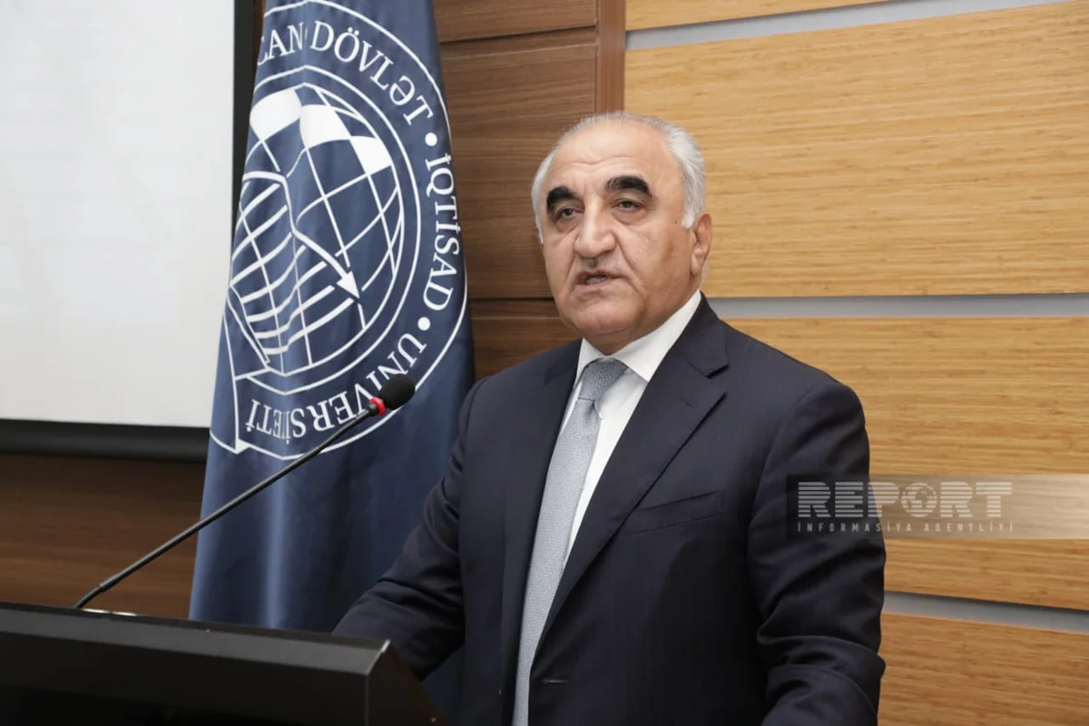 UNEC-in rektoru ali məktəblərin fəaliyyətini tənqid edib