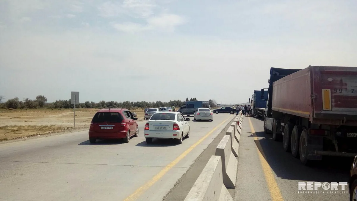 Silah-sursat anbarında partlayışla əlaqədar bağlanan Bakı-Quba yolu açılıb - FOTO