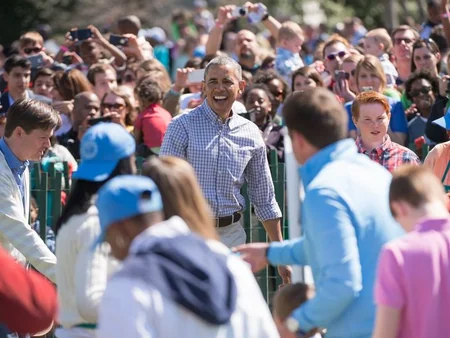 Obamas kick off Easter Egg Roll