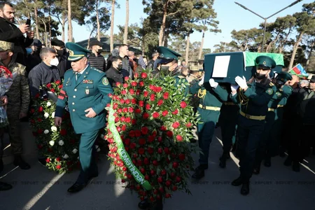 Погибшие при крушении вертолета похоронены на II Аллее шехидов