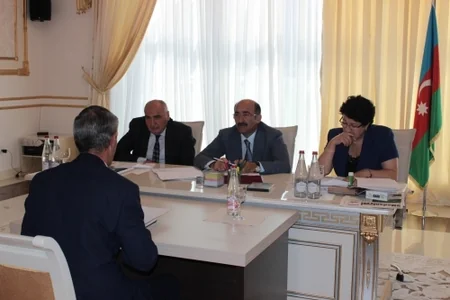 Vətəndaşlar Əbülfəs Qarayevdən kömək istəyiblər