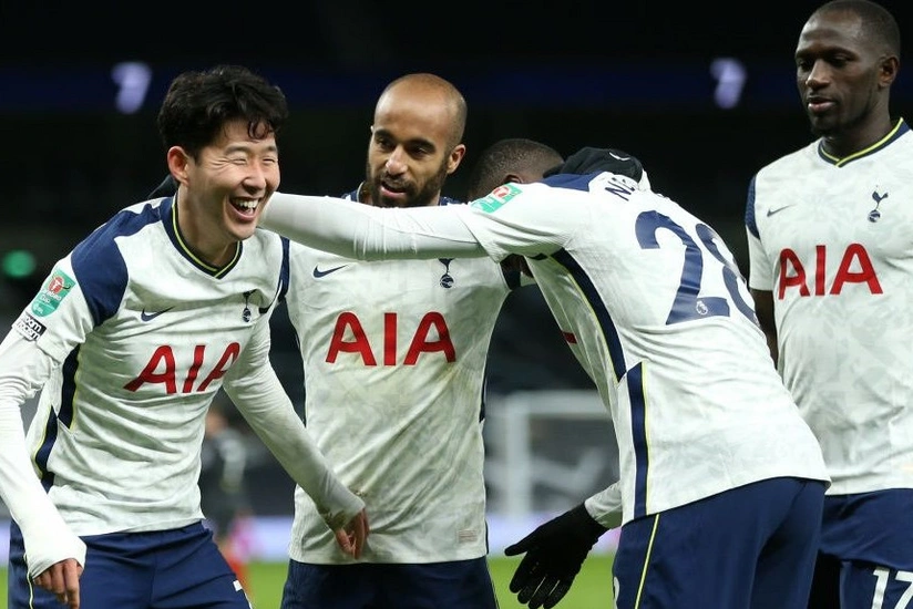 Liqa Kuboku: Tottenhem ilk finalçı oldu