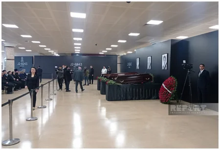 Bakıda təyyarə qəzasında həlak olan ekipaj üzvləri ilə vida mərasimi başa çatıb - YENİLƏNİB-2