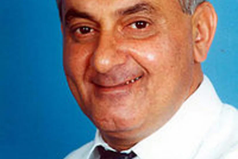 Qolu qırılan əməkdar artist: Özümü yaxşı hiss edirəm