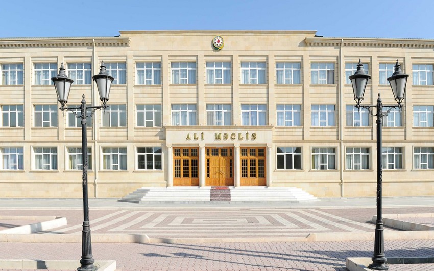 Обсуждены перспективы развития связи и транспорта Нахчывана