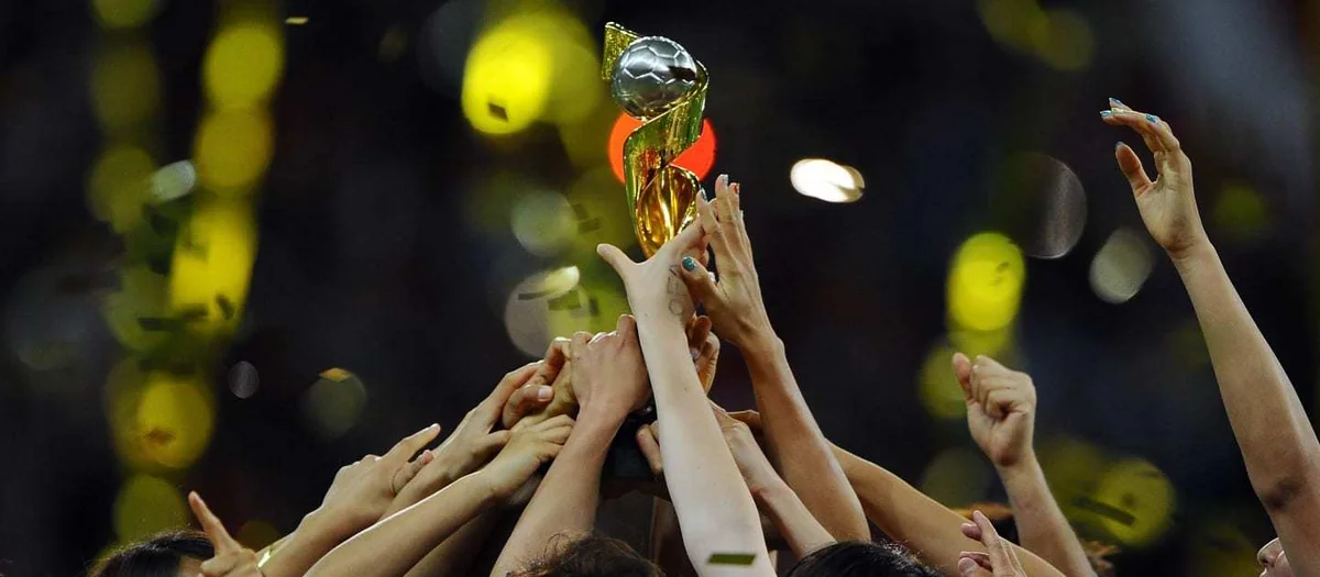 FIFA dünya çempionatının keçirilməsi üçün rekord sayda müraciət alıb