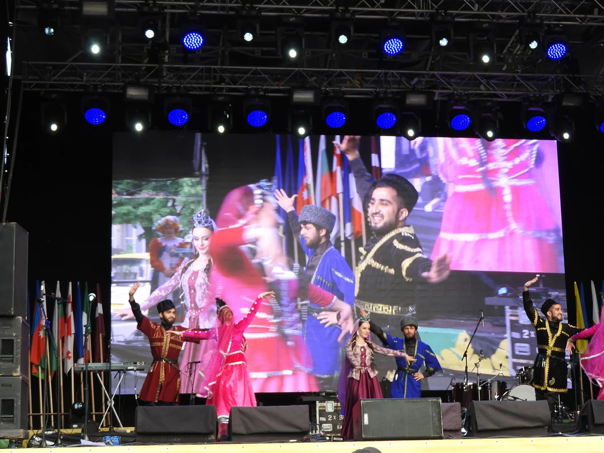 Azərbaycanın milli mətbəxi, musiqisi və mədəniyyəti Ukraynada nümayiş etdirilib