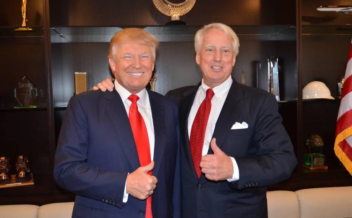 Donald Tramp kiçik qardaşını xəstəxanada ziyarət etdi