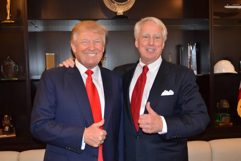 Donald Tramp kiçik qardaşını xəstəxanada ziyarət etdi