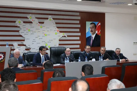 DGK-da Yaşıl dəhliz sisteminin tətbiqi ilə bağlı sahibkarlarla görüşlər keçirilib