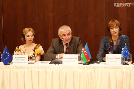 “Siyasi partiyaların maliyyələşdirilməsində şəffaflıq: siyasi partiyaların maliyyə hesabatlarının təqdim edilməsi” mövzusunda seminar başlayıb