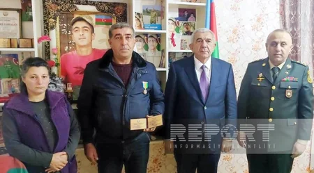 Tovuzda bir neçə şəhidin orden və medalları ailə üzvlərinə təqdim edilib 