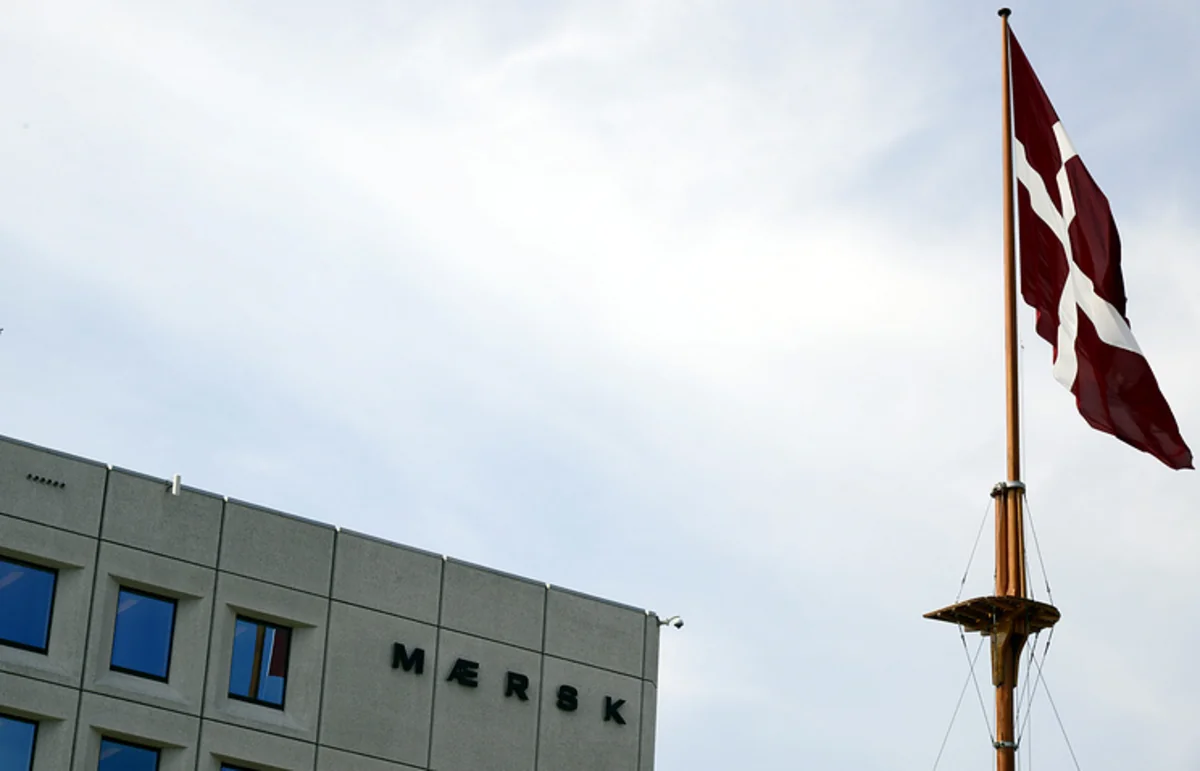 У берегов Франции затонули два судна Moller-Maersk, применявшиеся при добыче нефти