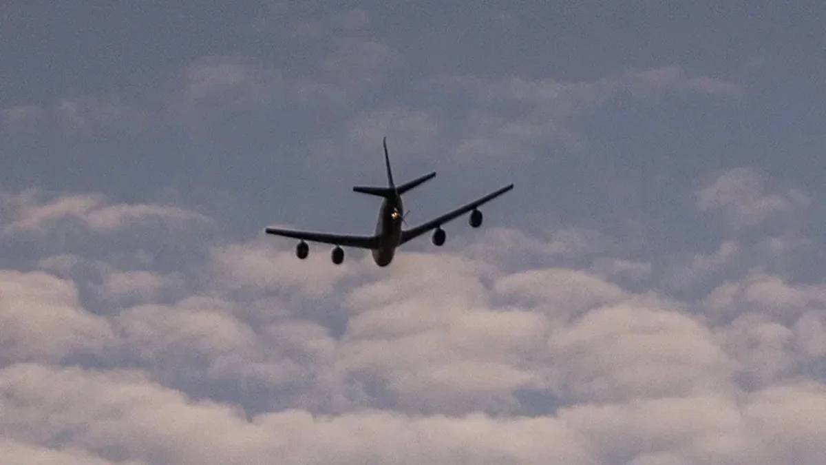 Colombian leader offers presidential plane for deportation flights