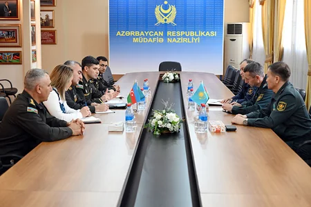 Azərbaycan və Qazaxıstanın hərbi mütəxəssisləri arasında görüşlər keçirilib