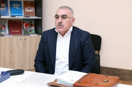 İqtisadiyyat nazirinin müavini Qobustanda vətəndaşları qəbul edib