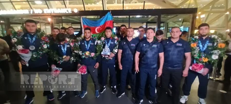 Avropa çempionu olan güləşçilərimiz Vətənə qayıdıblar