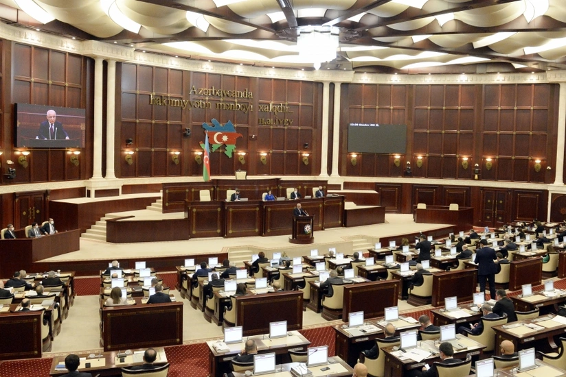 Deputat nazirlərdən Əli Əsədova şikayət edib