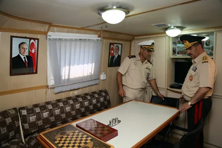 ​Azərbaycanın müdafiə naziri Hərbi Dəniz Qüvvələrinin döyüşə hazırlıq səviyyəsini yoxlayıb