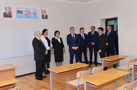Nazir Qəbələdə Azərbaycan Gənc Müəllimlər Assosiasiyasının üzvləri ilə görüşüb