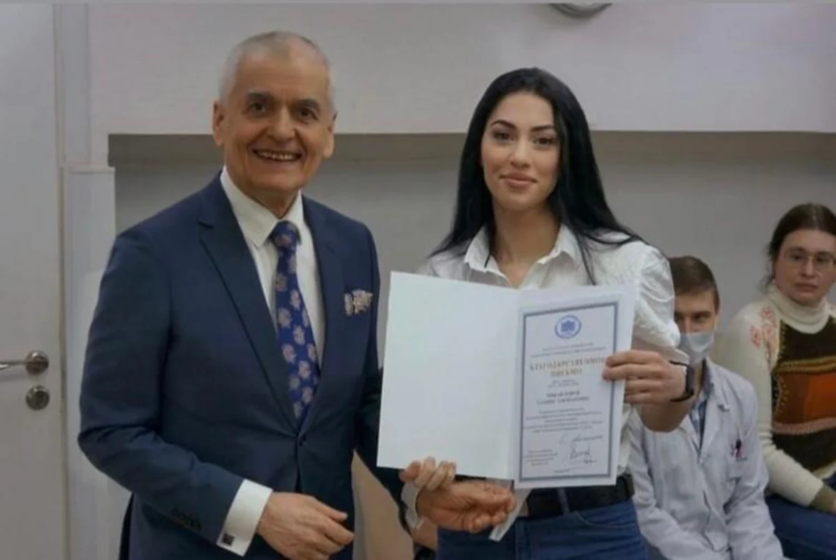 Rusiyada gənc azərbaycanlı həkim təltif olundu - MÜSAHİBƏ