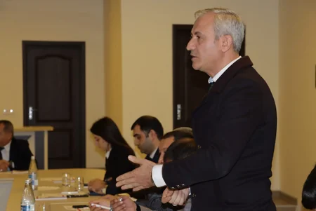 “Heydər Əliyev İli” çərçivəsində Şirvan Apellyasiya Məhkəməsində sahibkarlarla dəyirmi masa keçirilib