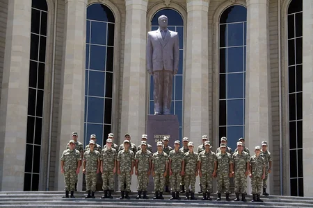 Azərbaycanın hərbi hissələrində bayram tədbirləri keçirilir
