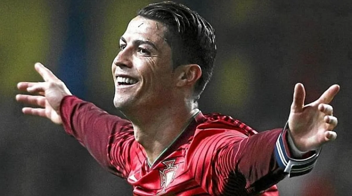 Ronaldu Portuqaliya tarixində ən yaxşı futbolçu sayılıb