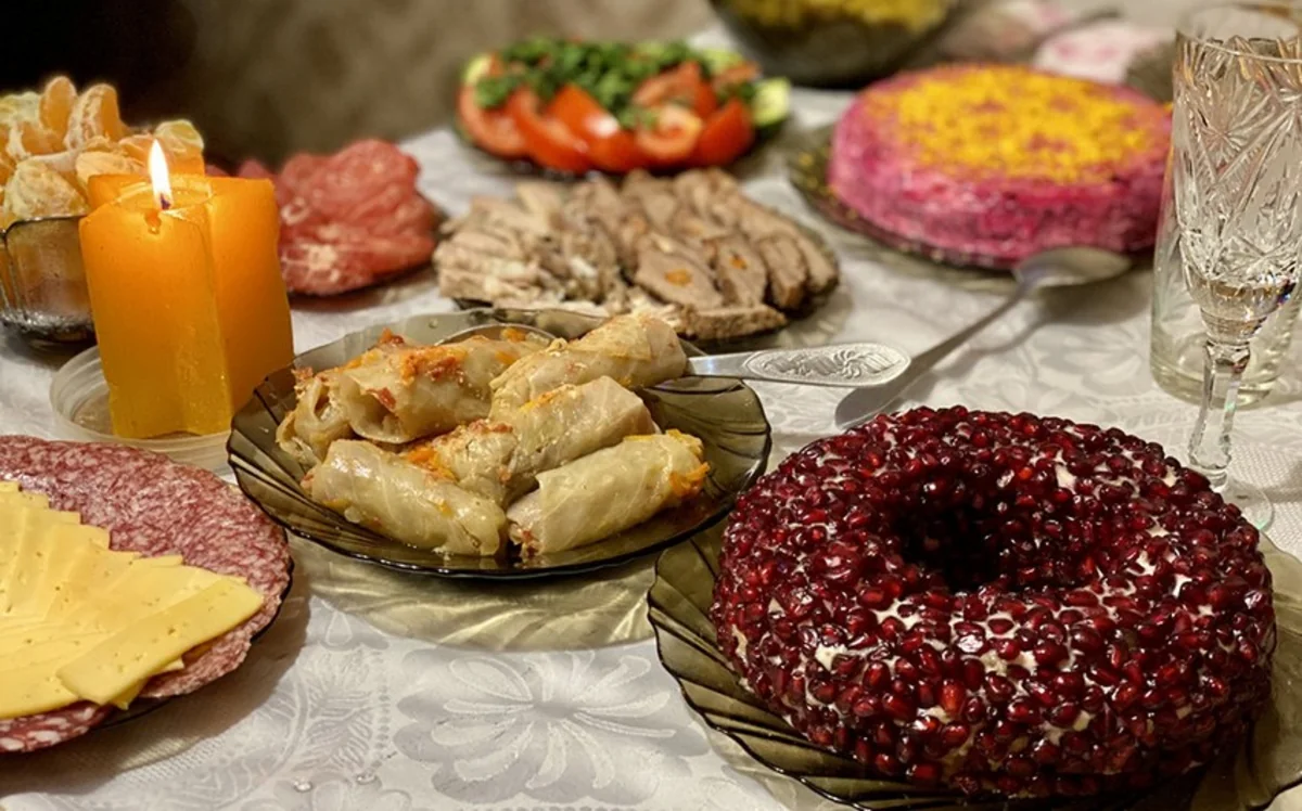 Mütəxəssis: Bayat yeməklər insan orqanizmində fəsadlar yarada bilər