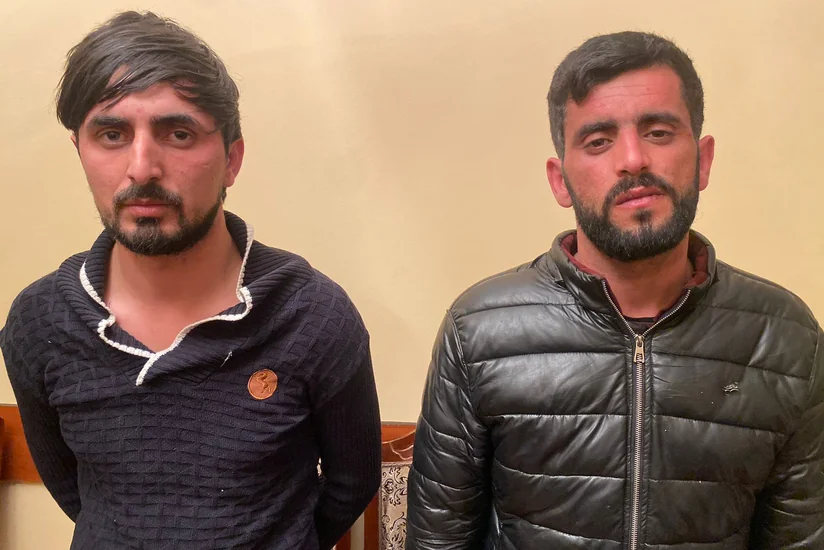 Narkotik qarşılığında xarici ölkə vətəndaşına narkokuryerlik edən iki nəfər saxlanılıb