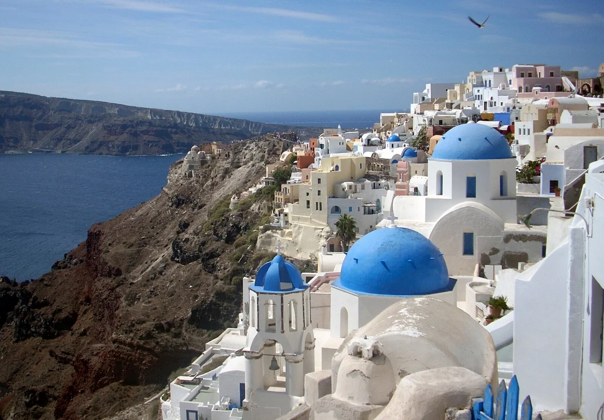 Santorini adasında zəlzələdən sonra məktəblər bağlanıb