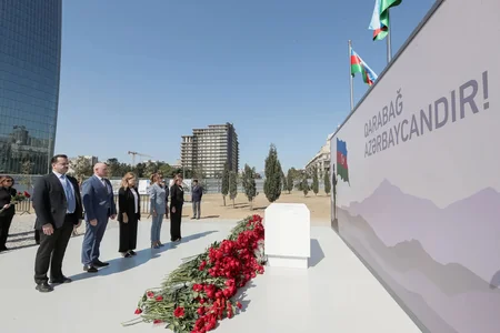ƏƏSMN kollektivi Bakıda inşası davam etdirilən Zəfər parkında olublar