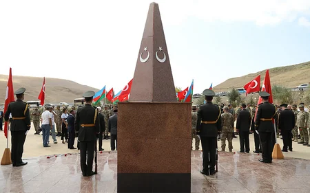 Azərbaycan və Türkiyə hərbçiləri Pirəkəşküldən Acıdərəyə yürüş edib