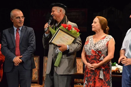 Gənc Tamaşaçılar Teatrı mövsümü Çirkin ördək balası” tamaşası ilə açıb