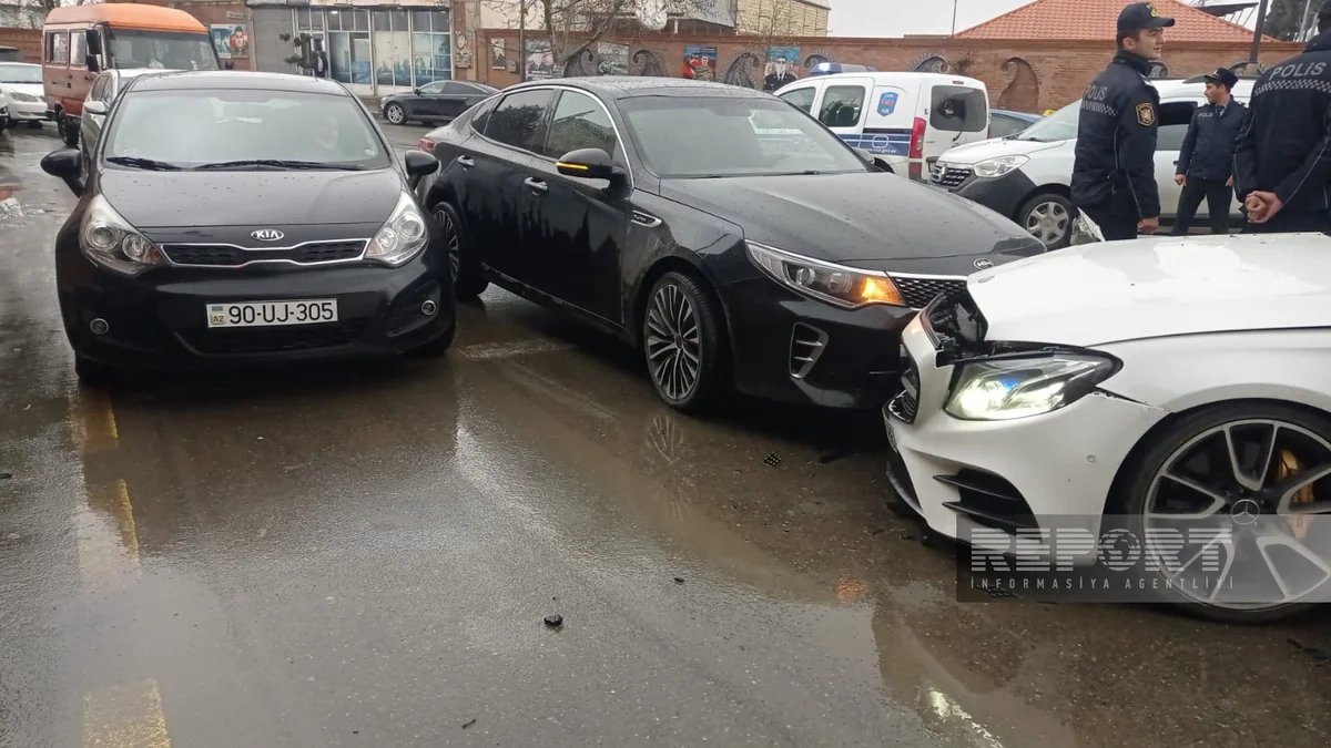 Gəncədə zəncirvari avtomobil qəzası olub, xəsarət alanlar var - YENİLƏNİB