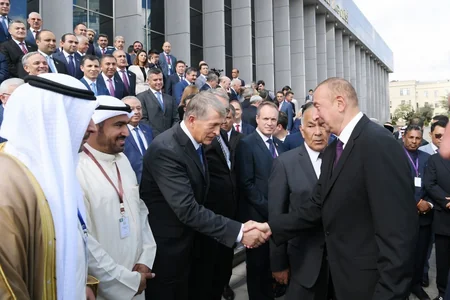 Prezident İlham Əliyev Azərbaycan parlamentinin 100 illiyi münasibətilə keçirilən təntənəli iclasda iştirak edib