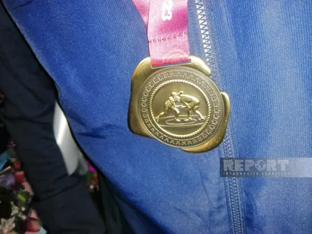 Avropa çempionatında 4 medal qazanan yunan-Roma güləşçiləri Vətənə qayıdıblar