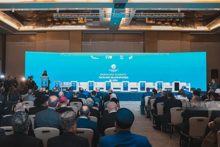 Bakıda islamofobiya ilə mübarizəyə həsr olunan beynəlxalq konfransın ilk günü başa çatıb - YENİLƏNİB