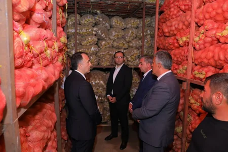 Məcnun Məmmədov Şərurda vətəndaşları qəbul edib, təsərrüfat və müəssisələrə baş çəkib