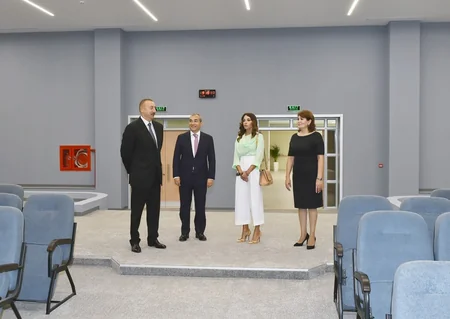 Prezident İlham Əliyev Bakıdakı 20 nömrəli məktəb-liseyin yeni binasının açılışında iştirak edib - YENİLƏNİB