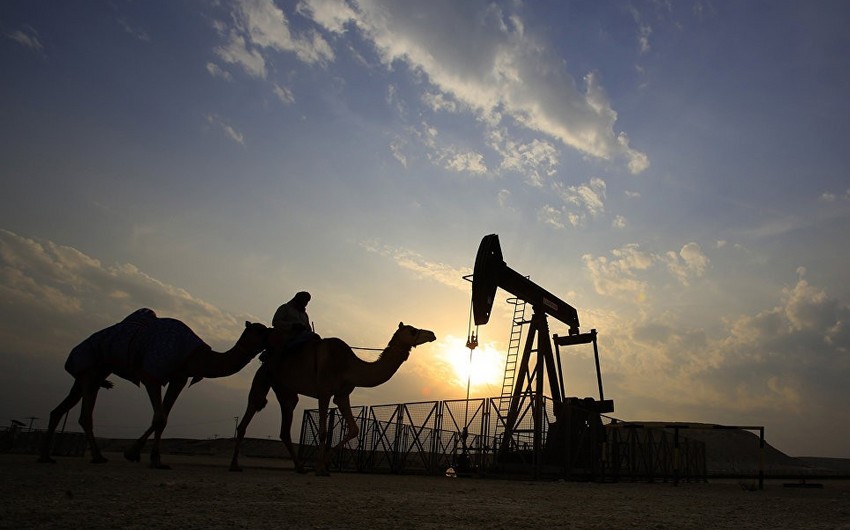 Brent neftinin qiyməti 71 dollardan aşağı düşüb