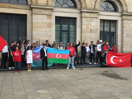 ​Almaniyada yaşayan azərbaycanlılar mitinq keçirib